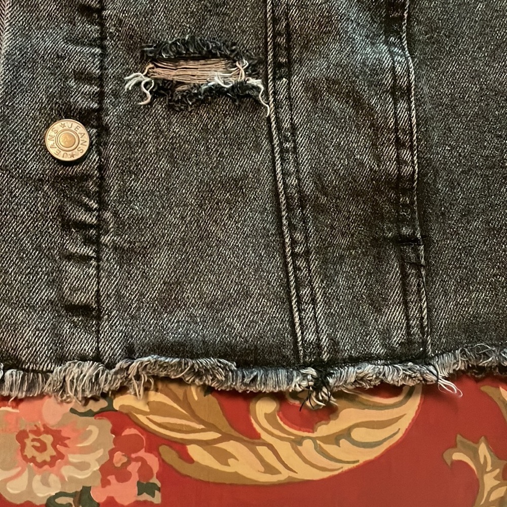 🔥Boutique🔥Blake Distressed Jean Jacket - Picture 15 of 15